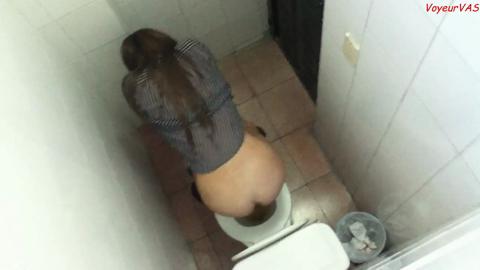 37686