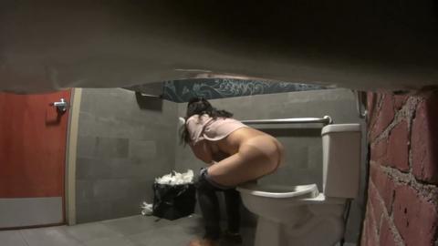 17437